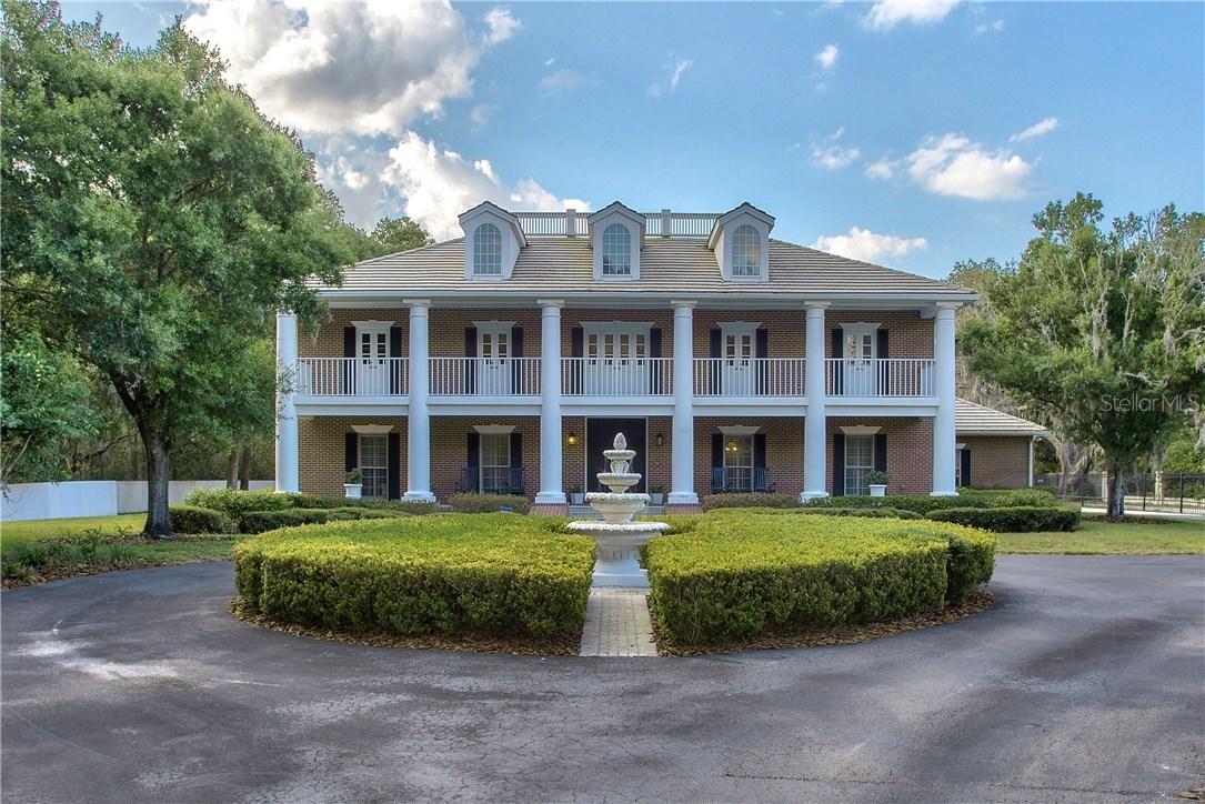 504 Debuel Rd., Lutz, FL 33549