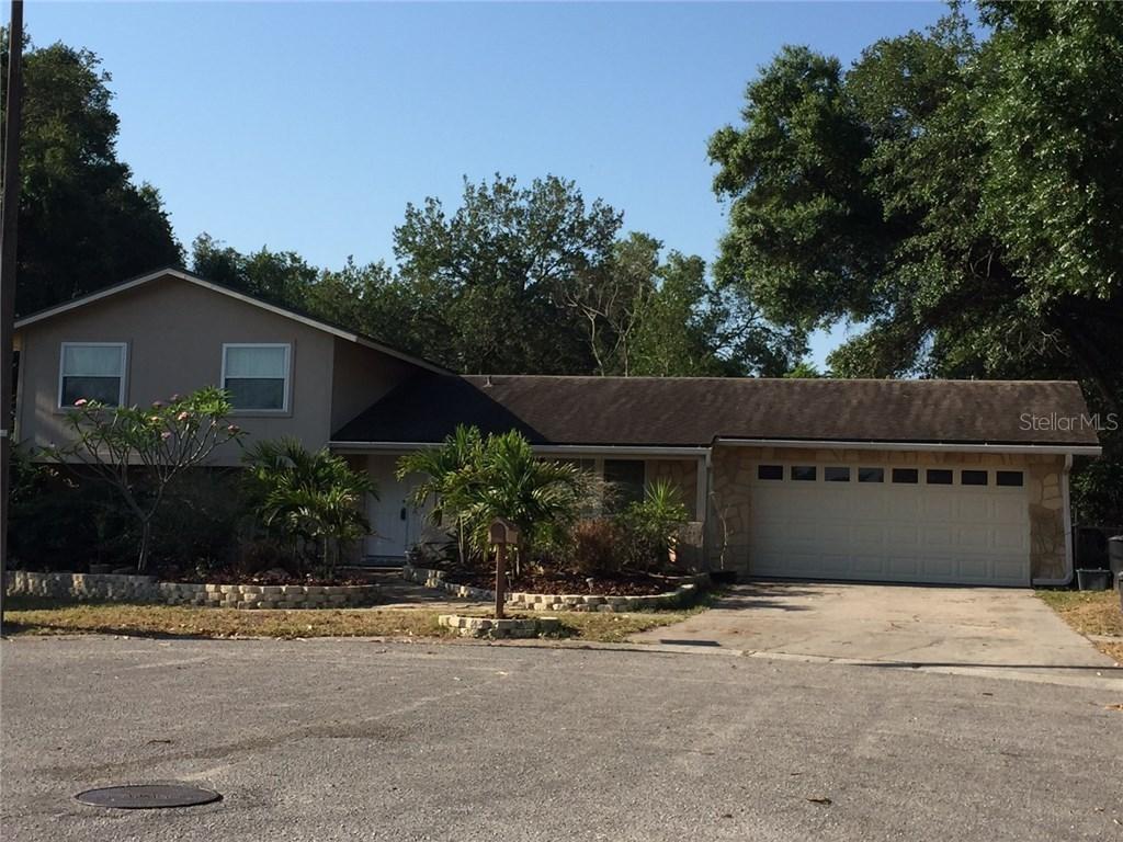 1200 Brandon Lakes Cir., Valrico, FL 33594