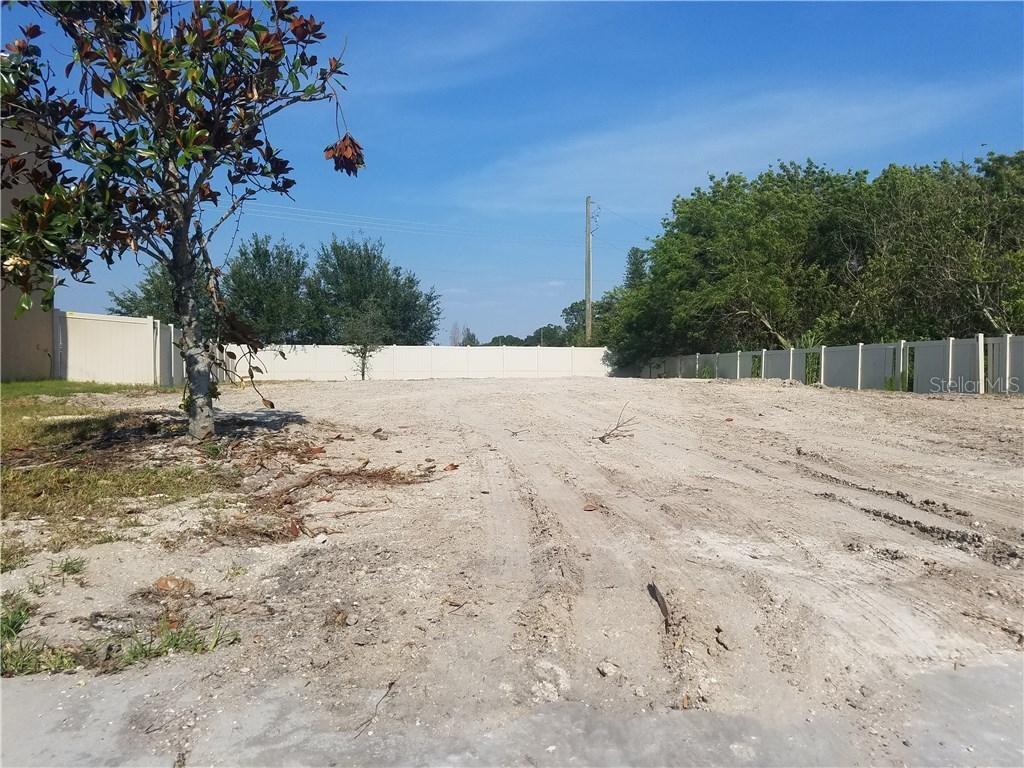 703 Fern Leaf Dr., Ruskin, FL 33570