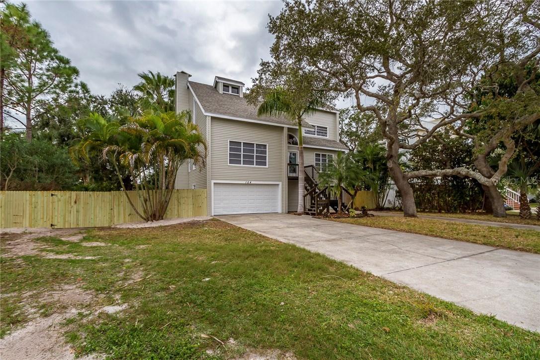 104 Peterson Ln., Palm Harbor, FL 34683
