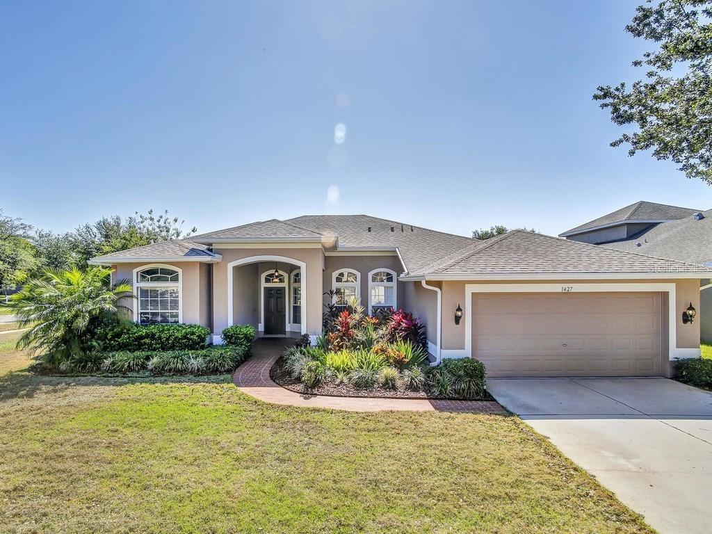 1427 Rowantree Dr., Dover, FL 33527