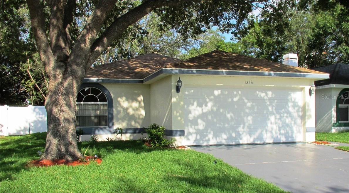 1316 Mohrlake Dr., Brandon, FL 33511
