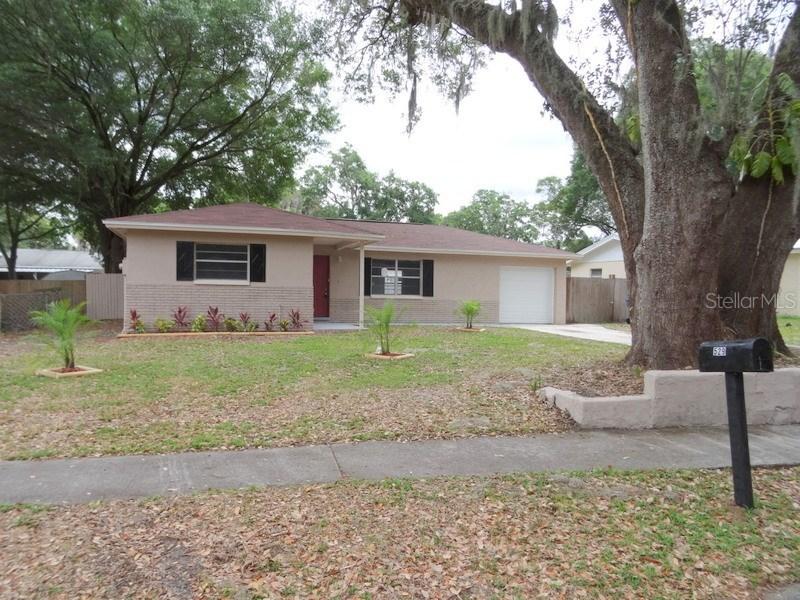 529 Robin Hill Cir., Brandon, FL 33510