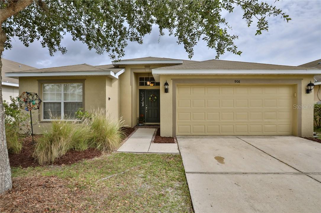 908 Barclay Wood Dr., Ruskin, FL 33570