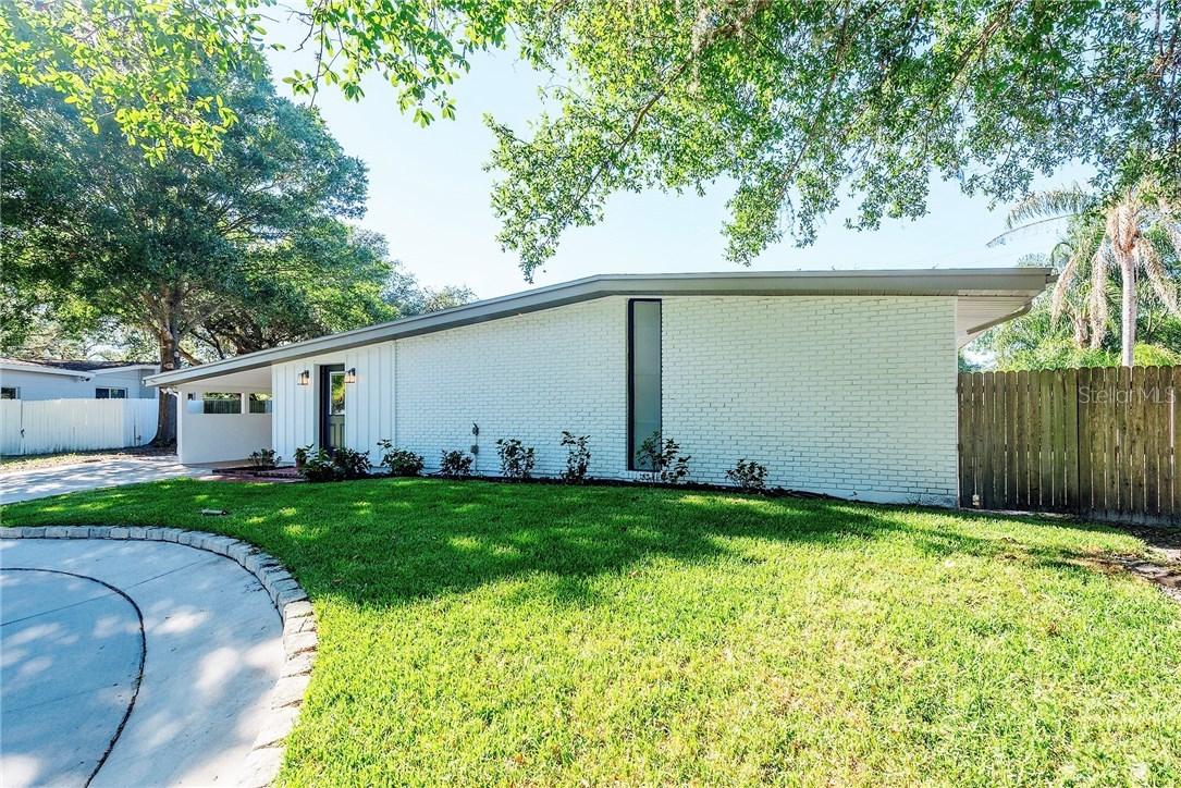 3313 Korina Ln., Tampa, FL 33618