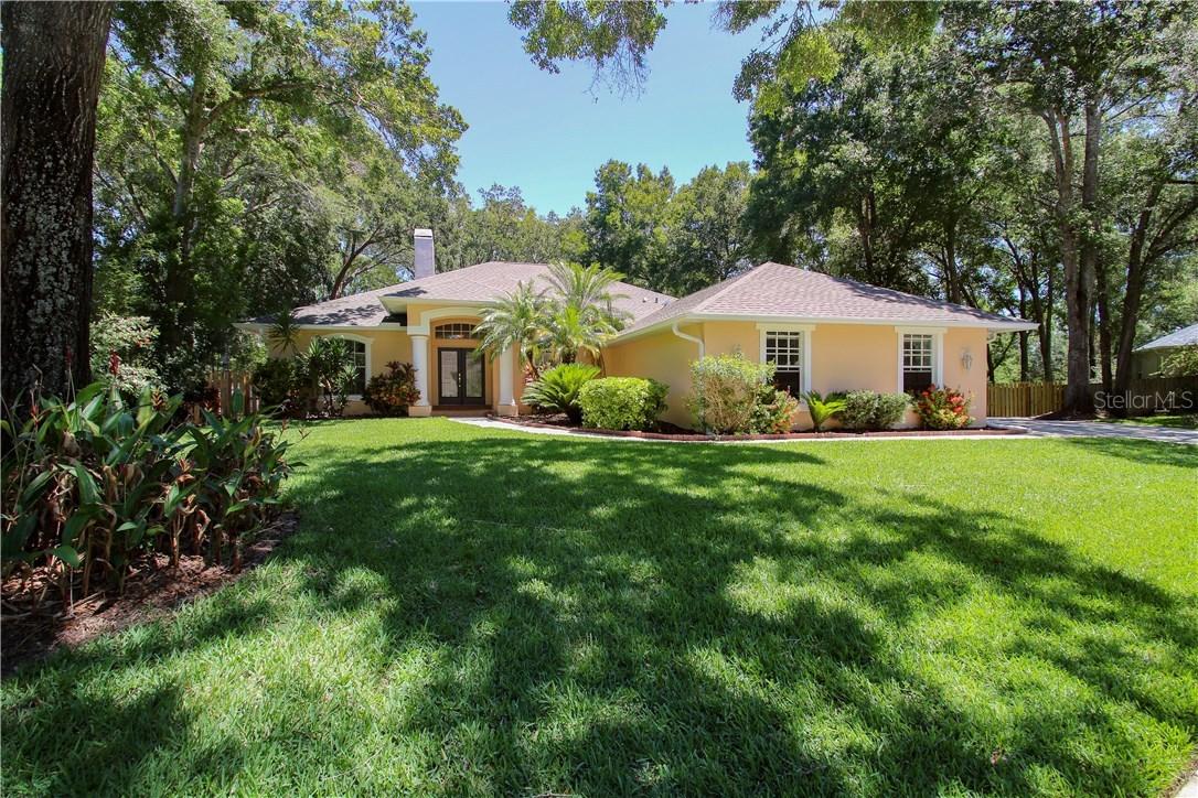 208 Myrtle Ridge Rd., Lutz, FL 33549