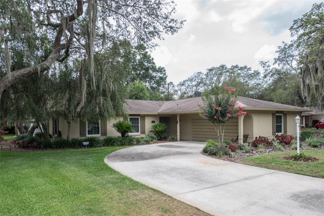 405 Woodcrest Rd., Brandon, FL 33511