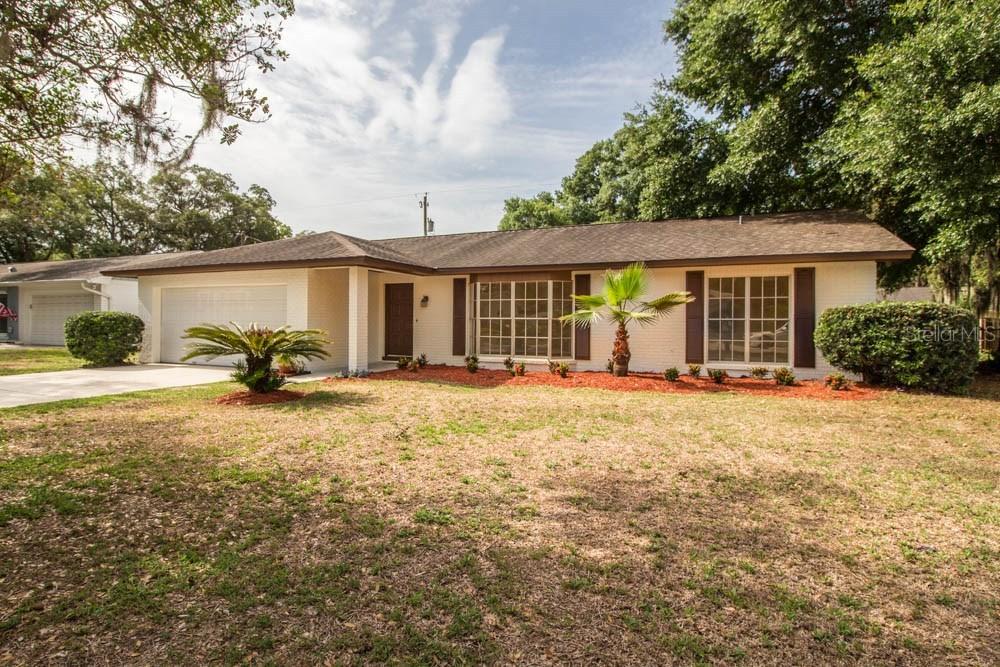 305 Greenview Dr., Brandon, FL 33510