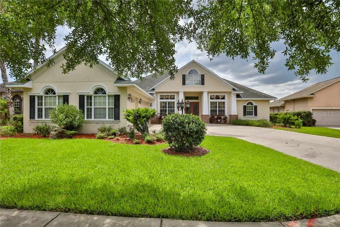 706 Charter Wood Pl., Valrico, FL 33594