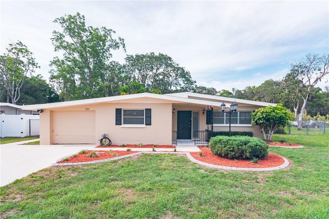 4957 Linwood St., Sarasota, FL 34232