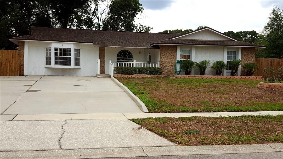 3213 King William Cir., Seffner, FL 33584