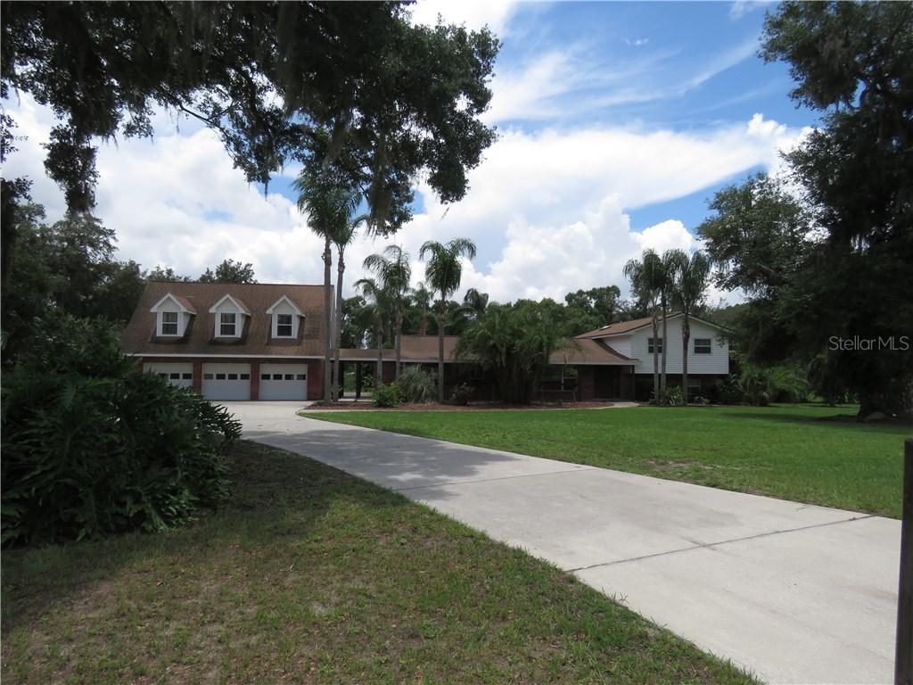 4820 Crape Myrtle Ln., Valrico, FL 33596