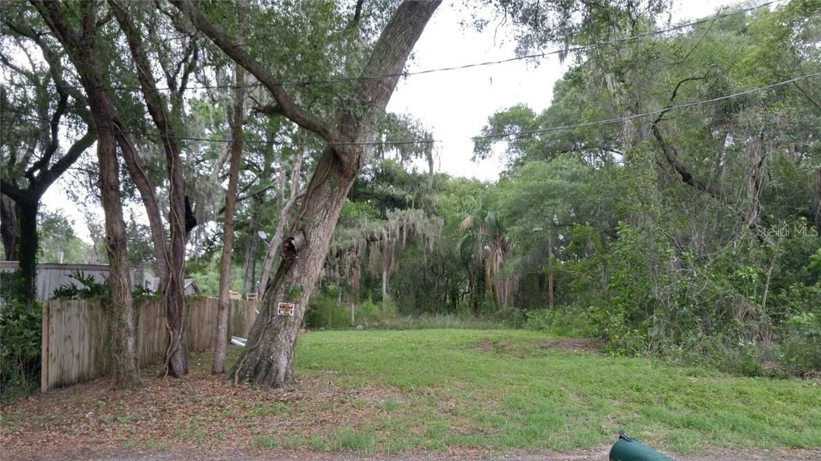 3907 E Lake Dr., Seffner, FL 33584