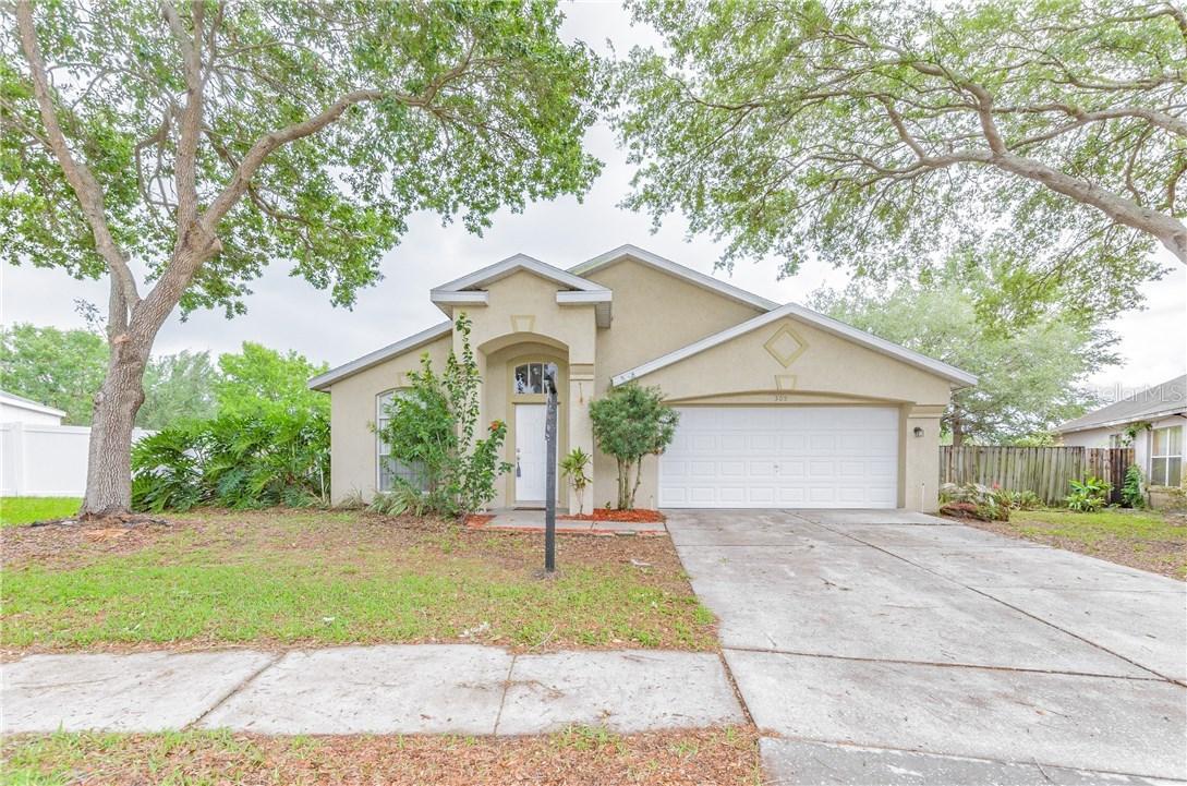 305 Chardonnay Pl., Valrico, FL 33594