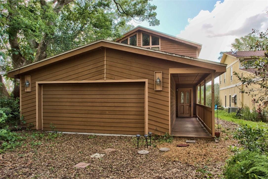 93 NW 1st Ave., Lutz, FL 33548