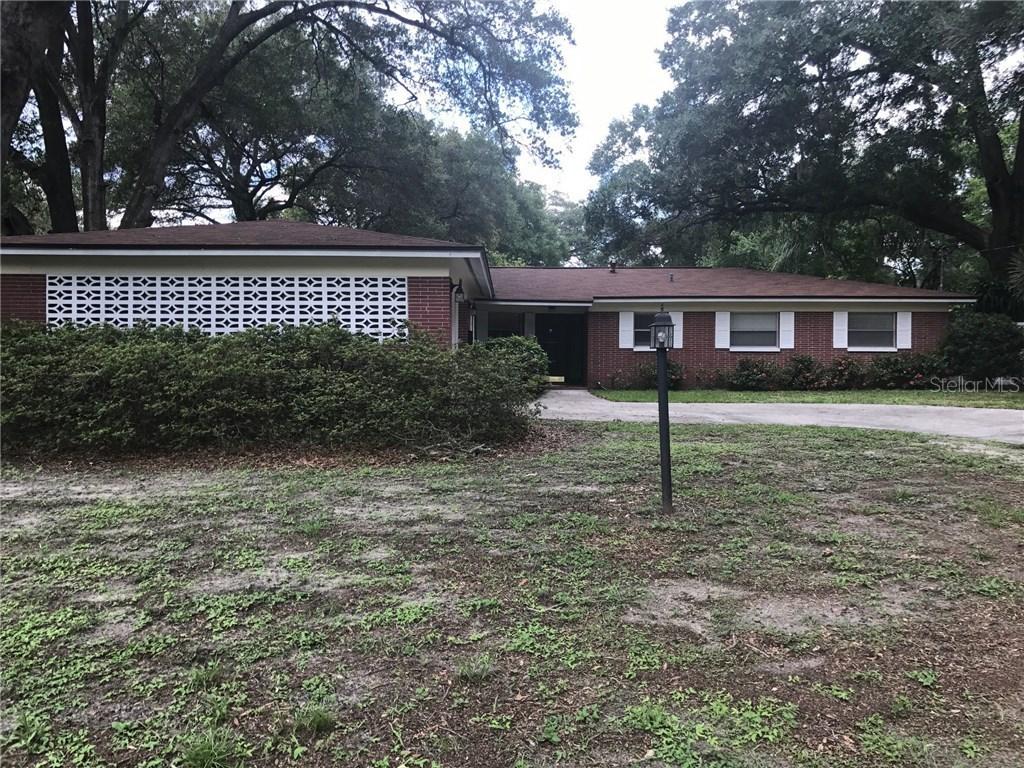 704 Pearl Cir., Brandon, FL 33510