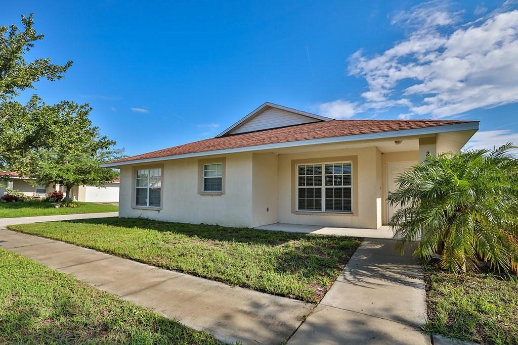 2106 Pleasant View Ave., Ruskin, FL 33570