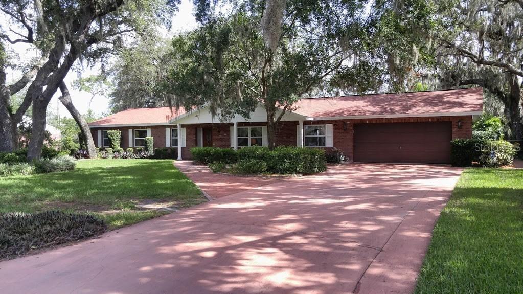 616 Greenbriar Dr., Brandon, FL 33511