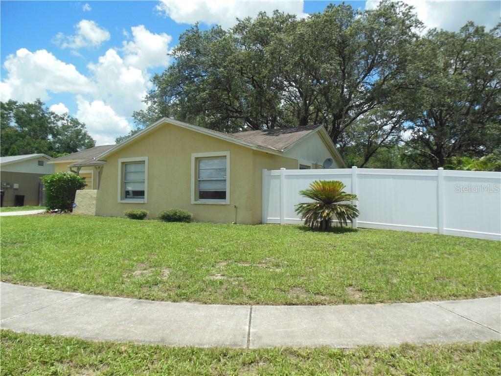 1301 Vinemont Dr., Brandon, FL 33510