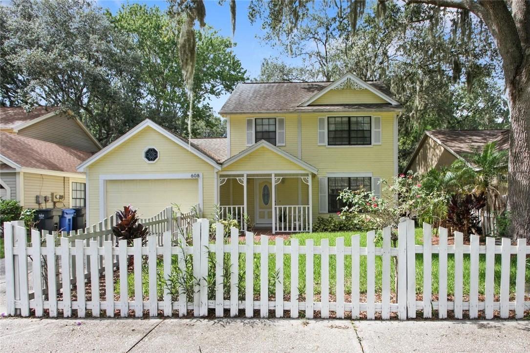 608 Breezeway Ct., Brandon, FL 33511