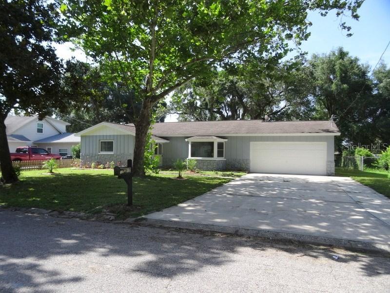 907 Woodland Ter., Brandon, FL 33511