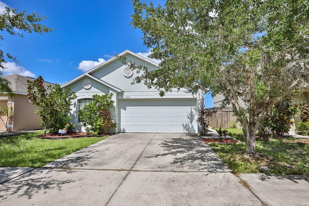 1044 Brenton Leaf Dr., Ruskin, FL 33570