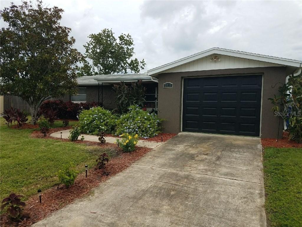 2010 Dartmouth Dr., Holiday, FL 34691