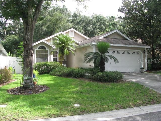 1425 Walden Oaks Pl., Plant City, FL 33563