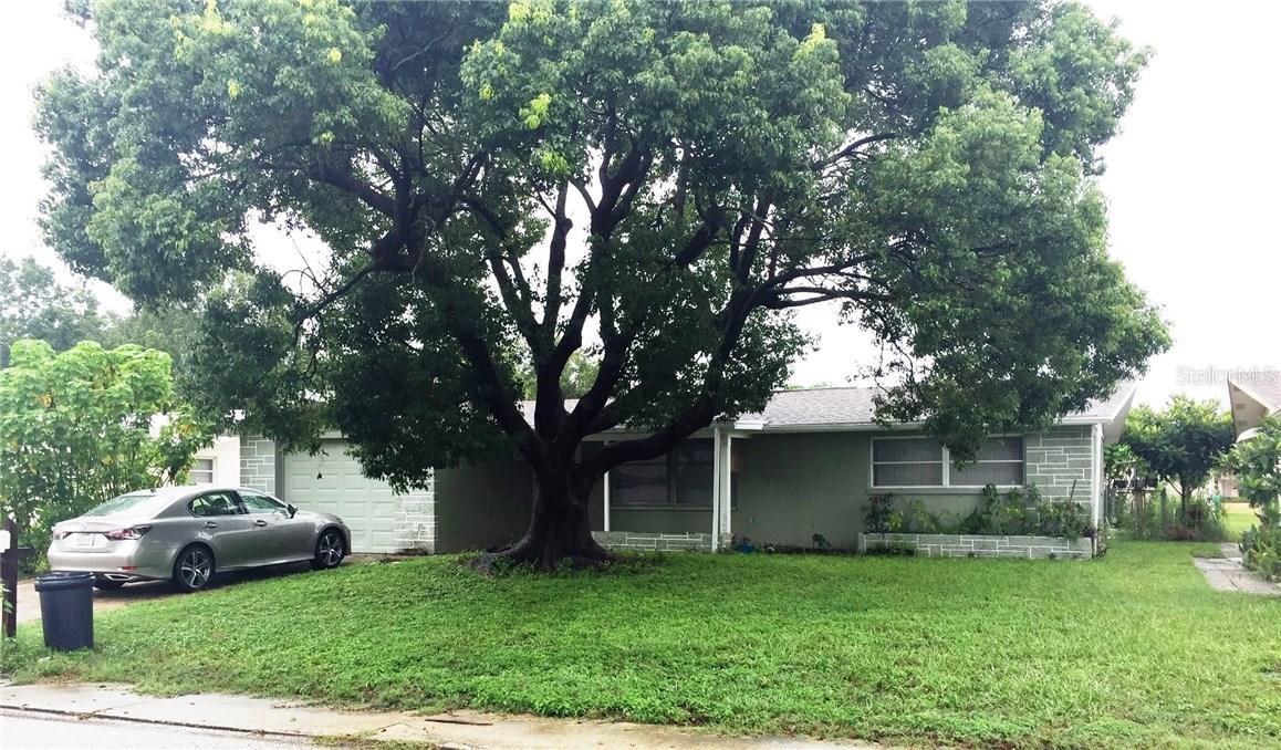 5325 Bob White Dr, Holiday, FL 34690