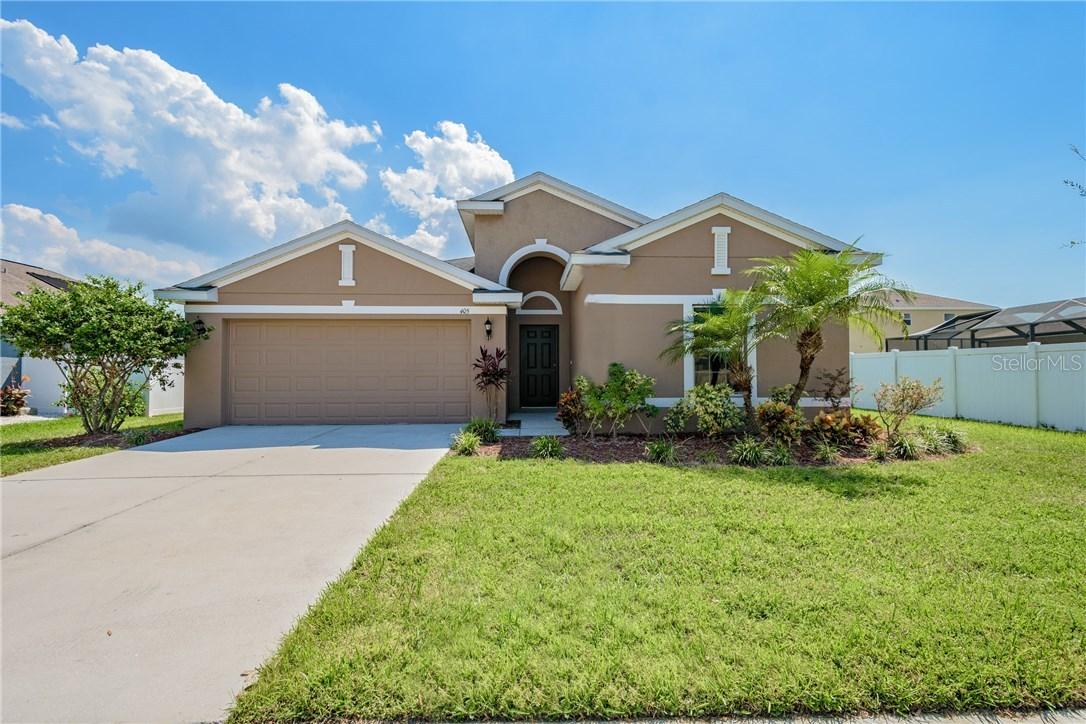 405 York Dale Dr., Ruskin, FL 33570