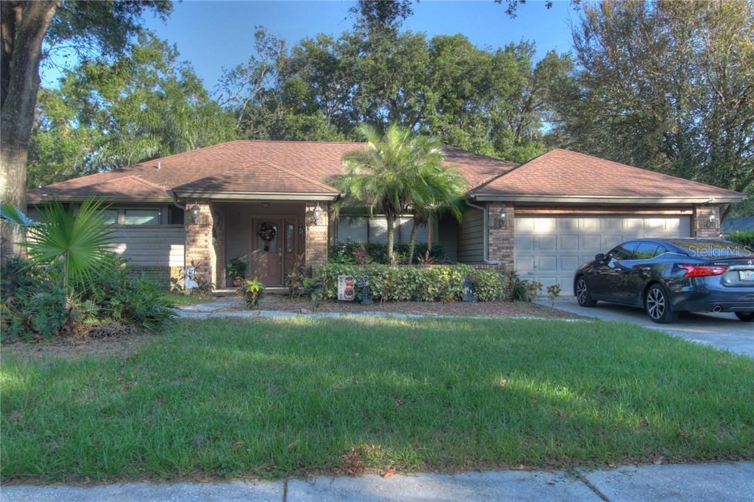 18207 Clear Lake Dr., Lutz, FL 33548