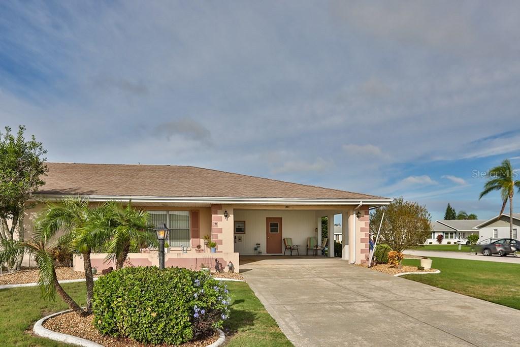301 Green Manor Dr., Sun City Center, FL 33573