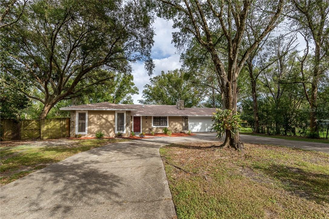 17497 Hanna Rd., Lutz, FL 33549