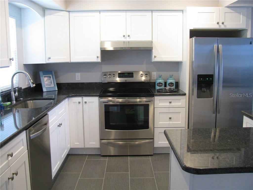 4725 Cove Cir. #805, St Petersburg, FL 33708