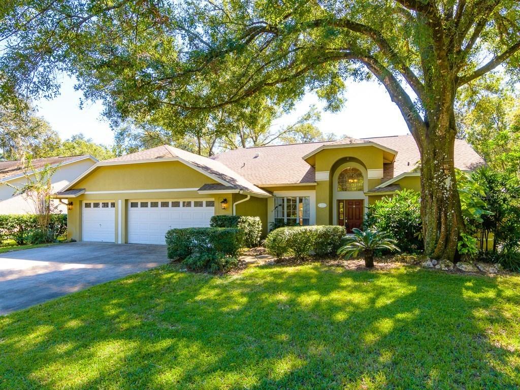 911 Shaded Water Way, Lutz, FL 33549