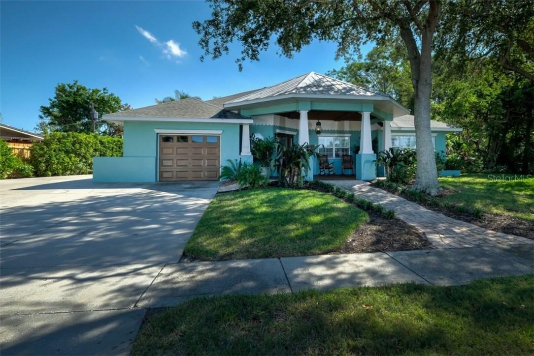 732 Hillcrest Dr., Bradenton, FL 34209