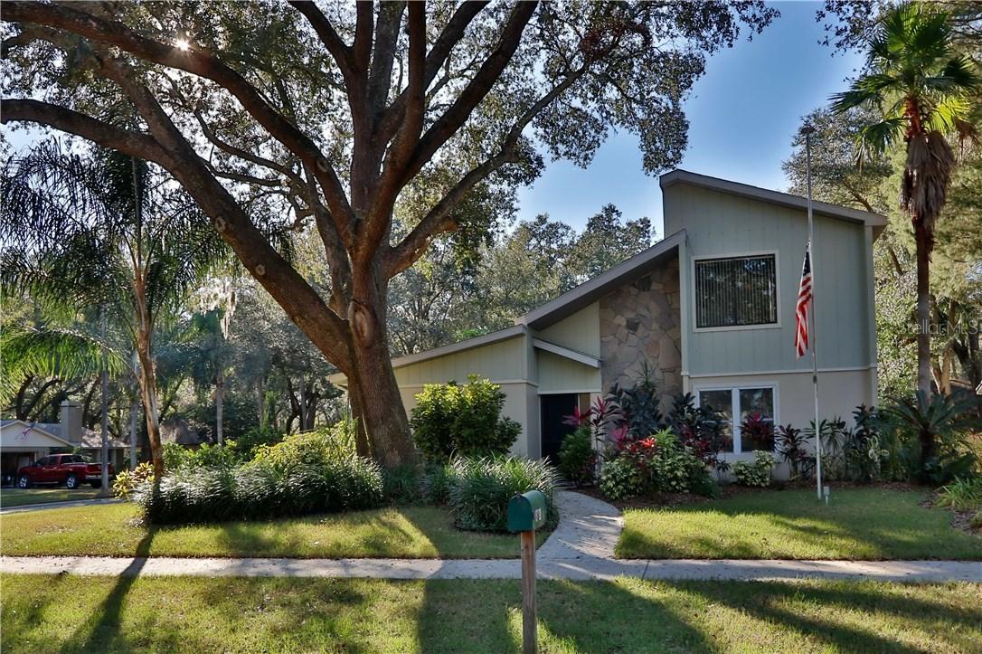 15902 Shawver Lake Dr., Lutz, FL 33549