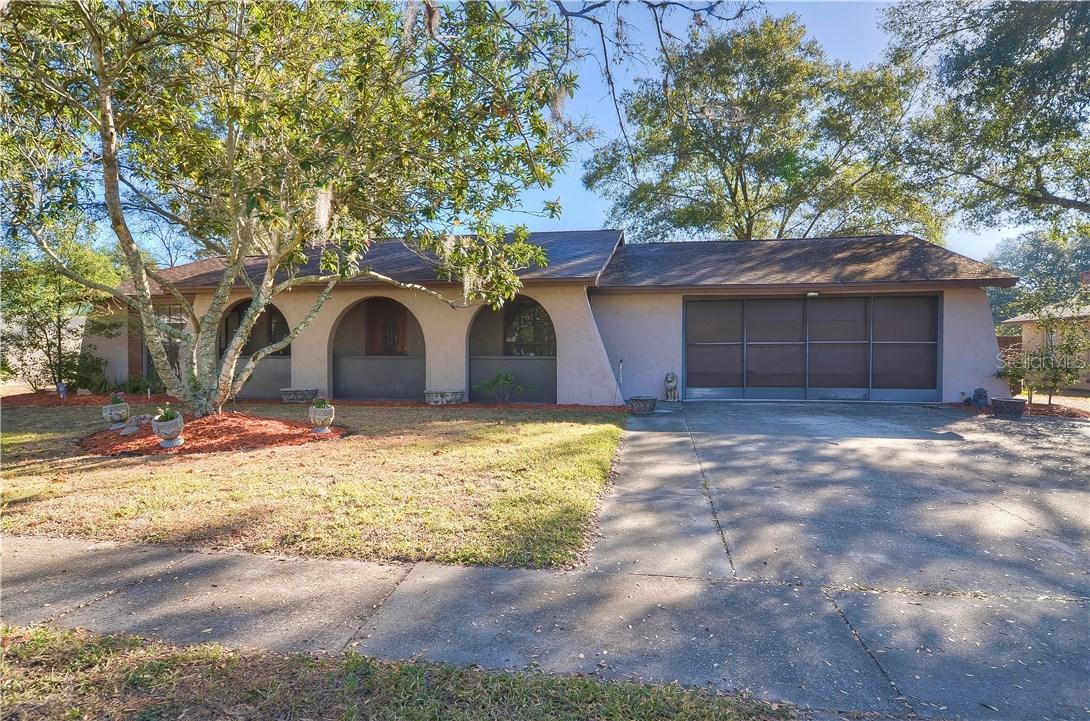 1034 Lake Haven Dr., Lutz, FL 33559