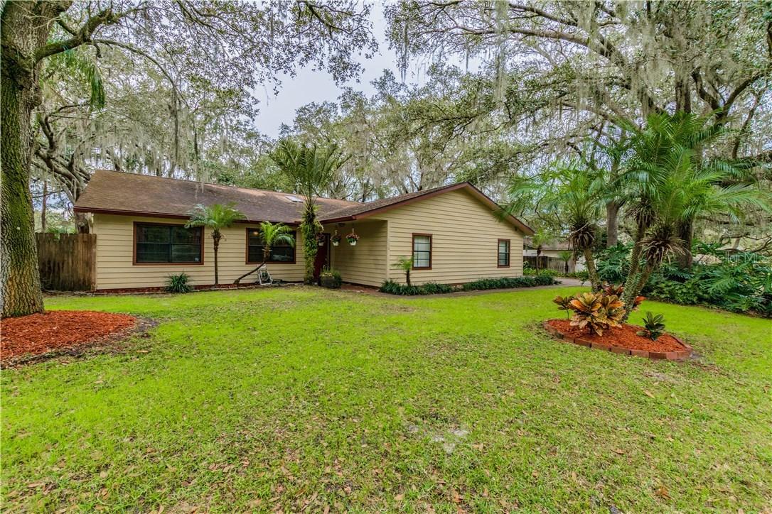 15426 N 15th St., Lutz, FL 33549