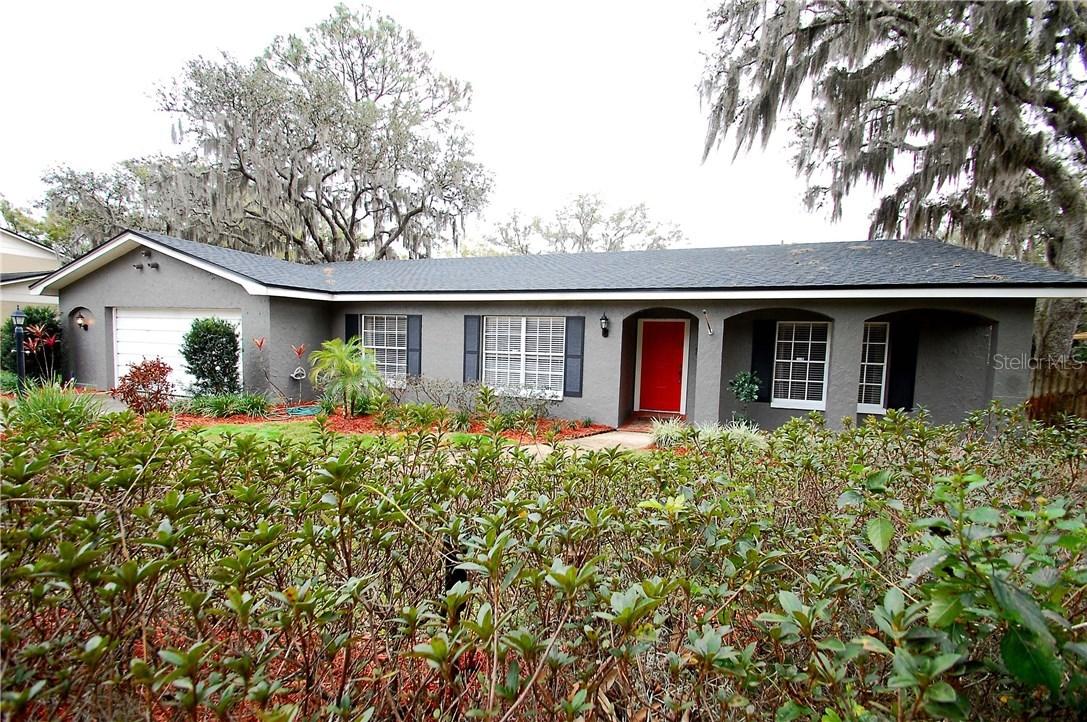 723 Grand Cir., Temple Terrace, FL 33617