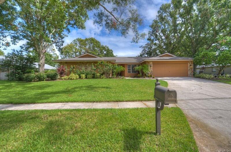 13911 Middle Park Dr., Tampa, FL 33624