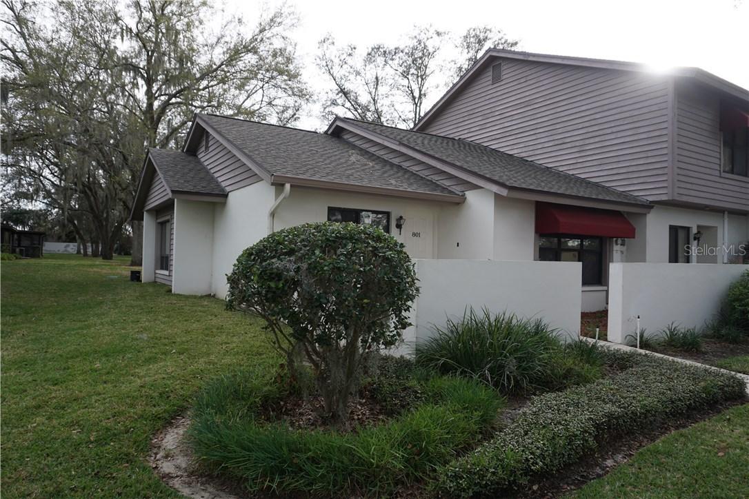 801 Oak Park Pl., Brandon, FL 33511