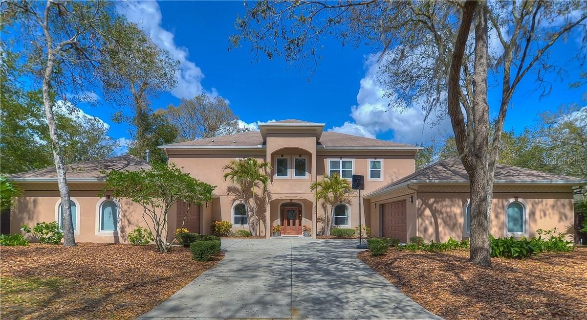 102 El Greco Dr., Brandon, FL 33511