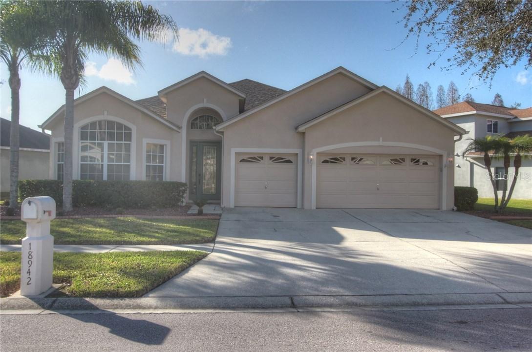18942 Maisons Dr., Lutz, FL 33558