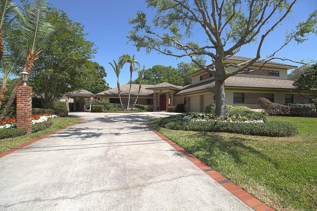 2521 Lake Ellen Dr., Tampa, FL 33618