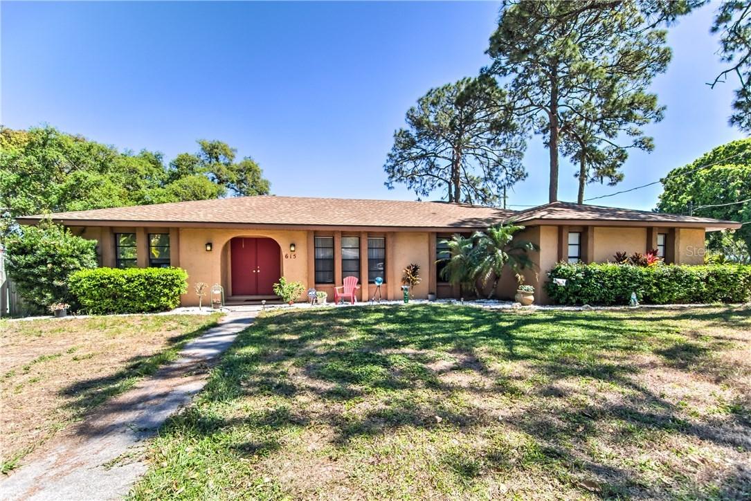 615 24th St., Bradenton, FL 34208