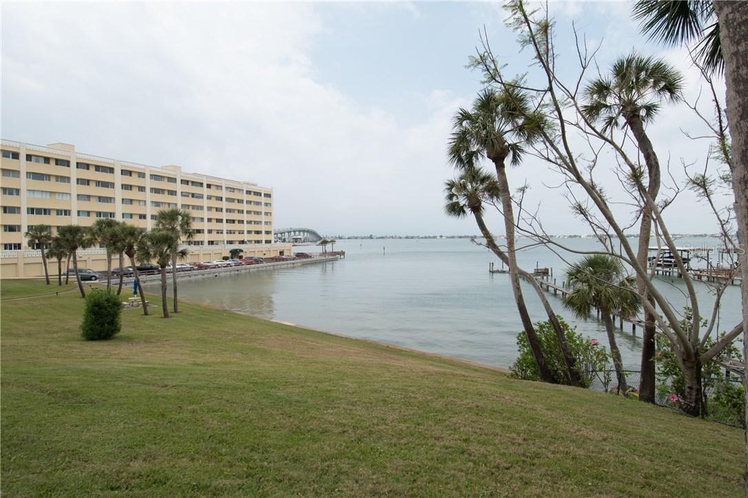 100 Bluff View Dr. #304B, Belleair Bluffs, FL 33770