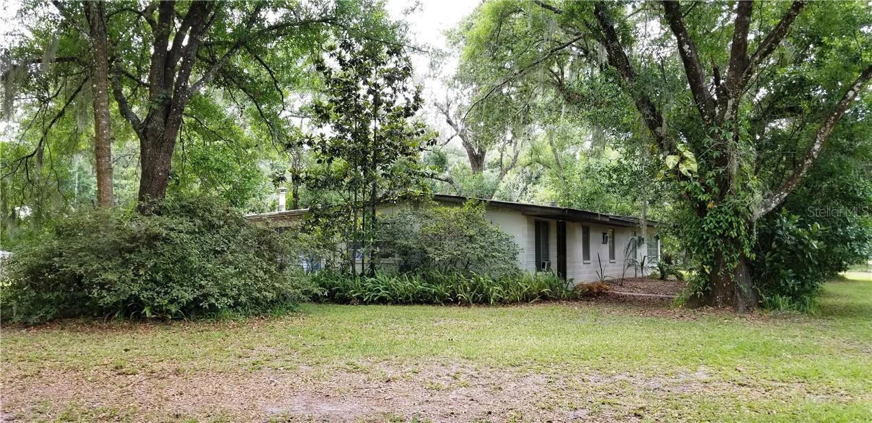 19301 Livingston Ave., Lutz, FL 33559