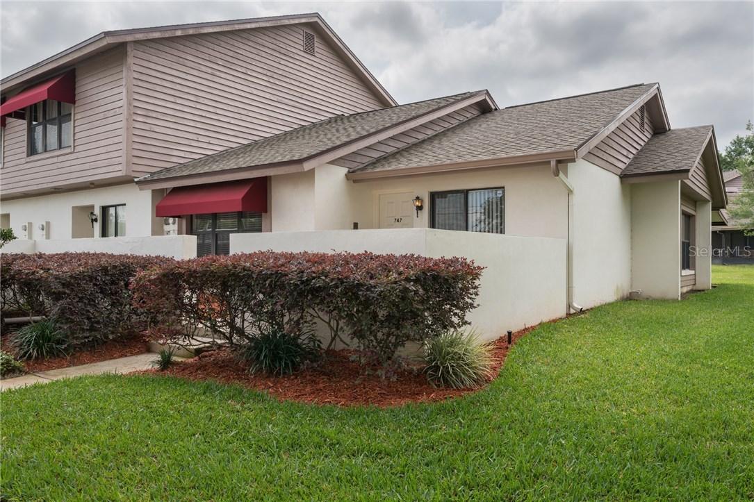 747 Oak Park Pl., Brandon, FL 33511