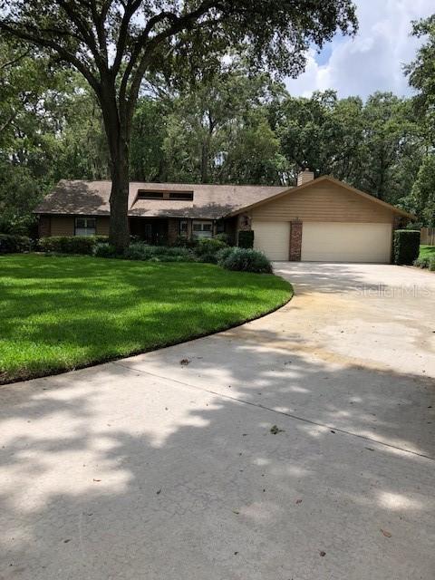 17520 Drake Ct., Lutz, FL 33559